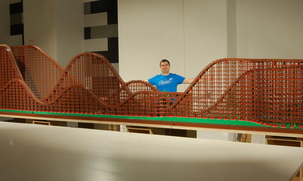 Το μεγαλύτερο LEGO τρενάκι: Χρειάστηκαν πάνω από 90.000 κομμάτια